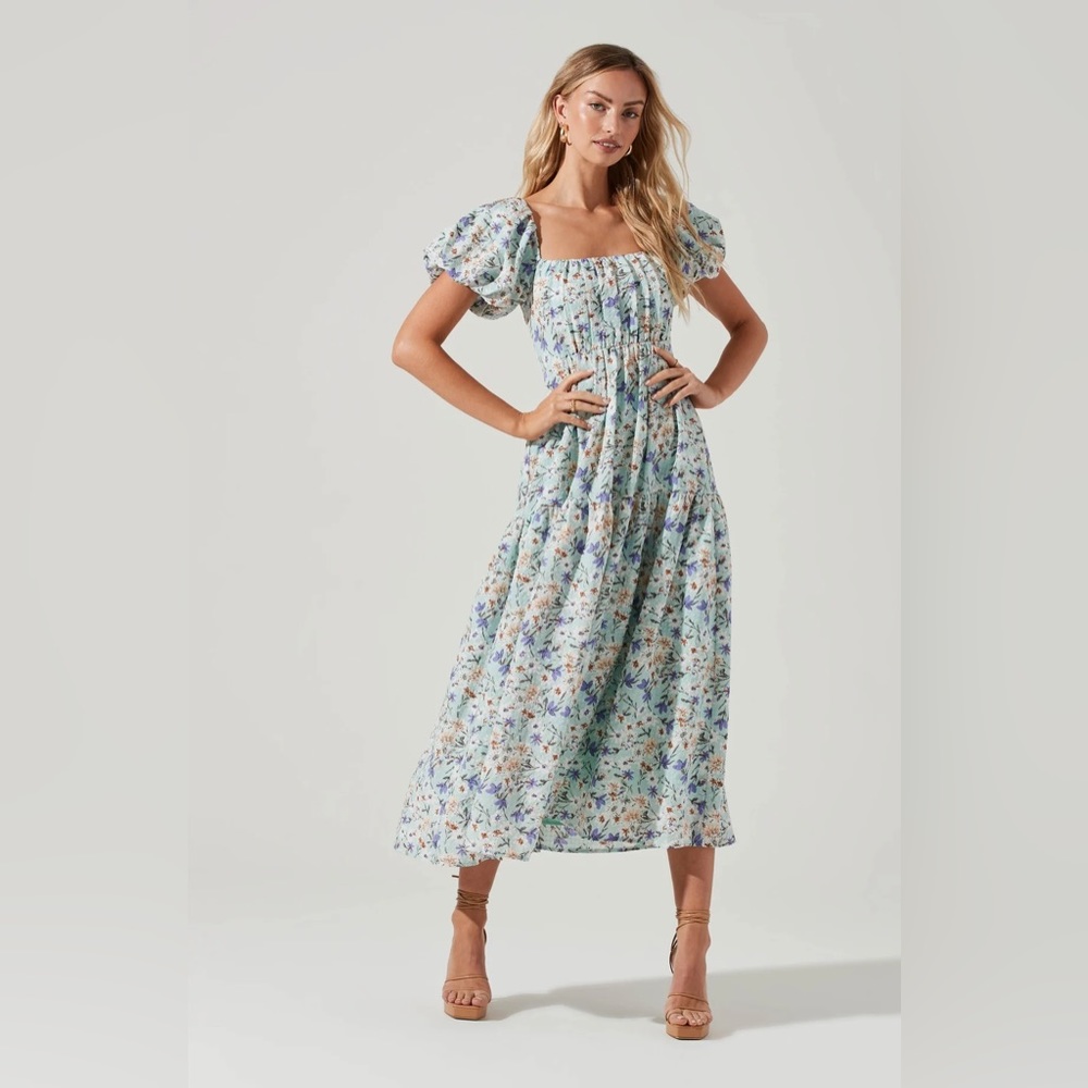 ASTR BNWT BUBBLE SLEEVE FLORAL TIERED MIDI DRESS L LARGE spring brunch day